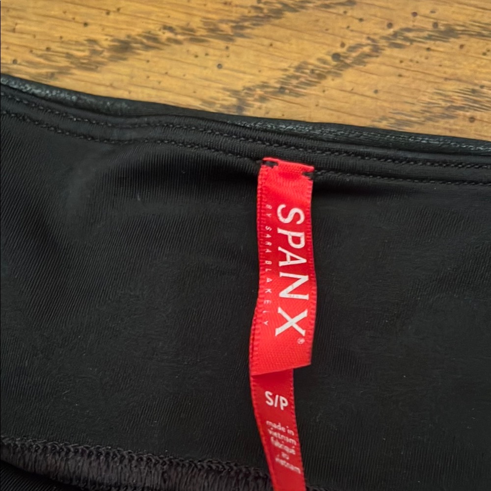 SPANX Black faux leather leggings, size small‎ - Picture 2 of 11